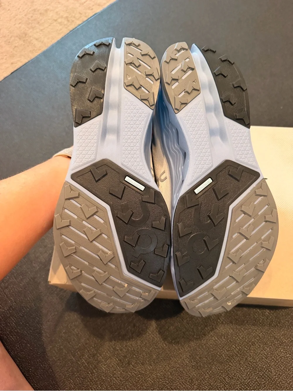 NEW On Cloudsurfer Trail 2 Women’s 11 Glacier Dust Trail Running Shoes